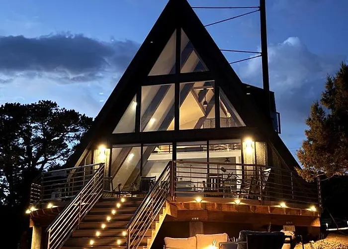 Chalet Modern Pet-friendly A-frame Retreat With Stargazing Deck & Mountain Views Near Grand Canyon South Rim & Williams, Arizona