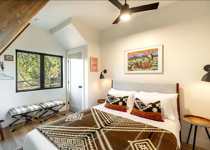Modern Pet-friendly A-frame Retreat With Stargazing Deck & Mountain Views Near Grand Canyon South Rim & Williams, Arizona * Williams