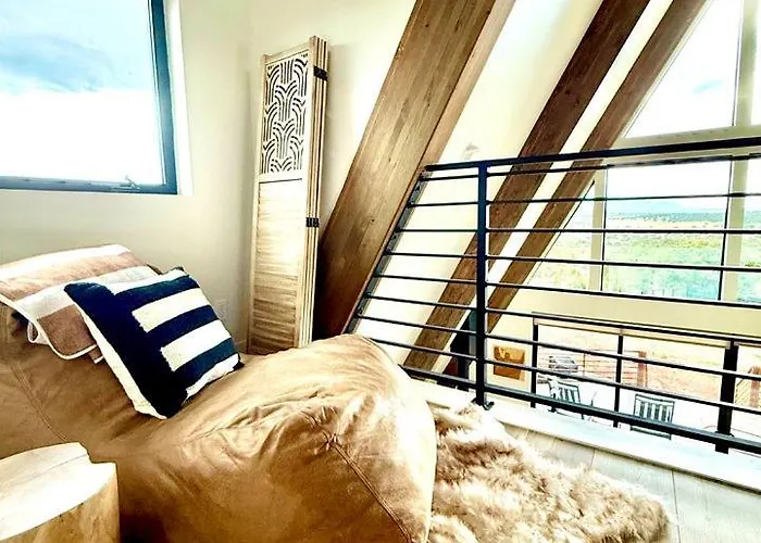 Modern Pet-friendly A-frame Retreat With Stargazing Deck & Mountain Views Near Grand Canyon South Rim & Williams, Arizona Chalet