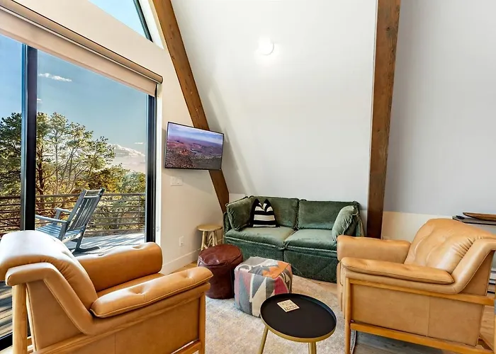Modern Pet-friendly A-frame Retreat With Stargazing Deck & Mountain Views Near Grand Canyon South Rim & Williams, Arizona Chalet