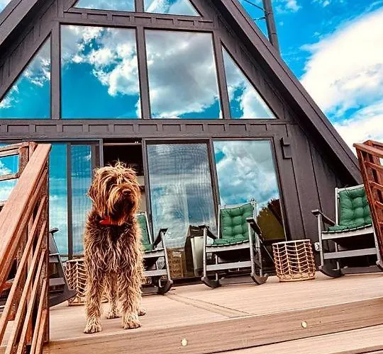 Chalet Modern Pet-friendly A-frame Retreat With Stargazing Deck & Mountain Views Near Grand Canyon South Rim & Williams, Arizona *