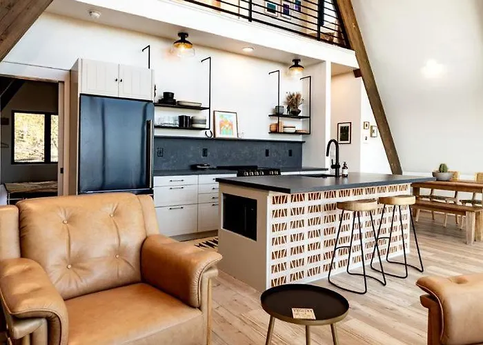 Modern Pet-friendly A-frame Retreat With Stargazing Deck & Mountain Views Near Grand Canyon South Rim & Williams, Arizona Williams
